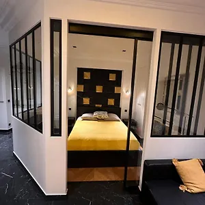 Cosy Sur Les Champs-elysées Paris