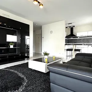 Homey Genius - à 100 M De La Douane/terrasse Privée Appartement Ambilly