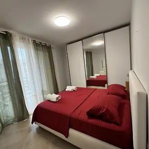 Diem Near Pazari I Ri Tirana